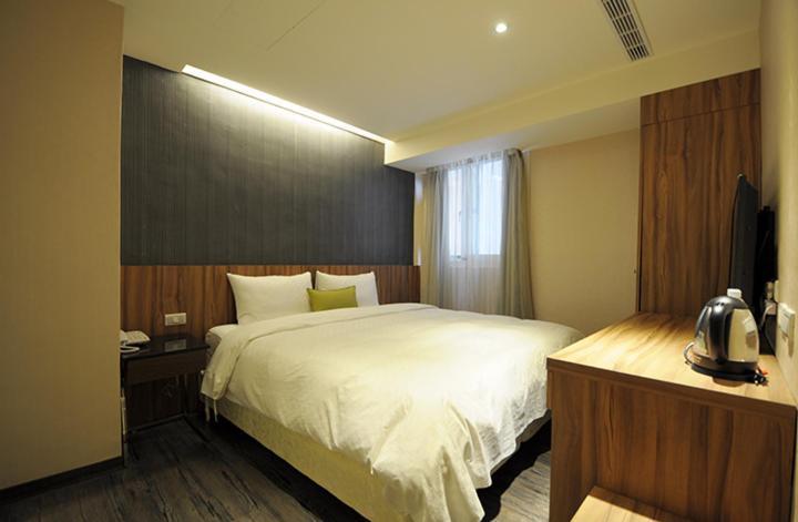 欣欣時尚旅店松山站 Hotel Taipei Bagian luar foto
