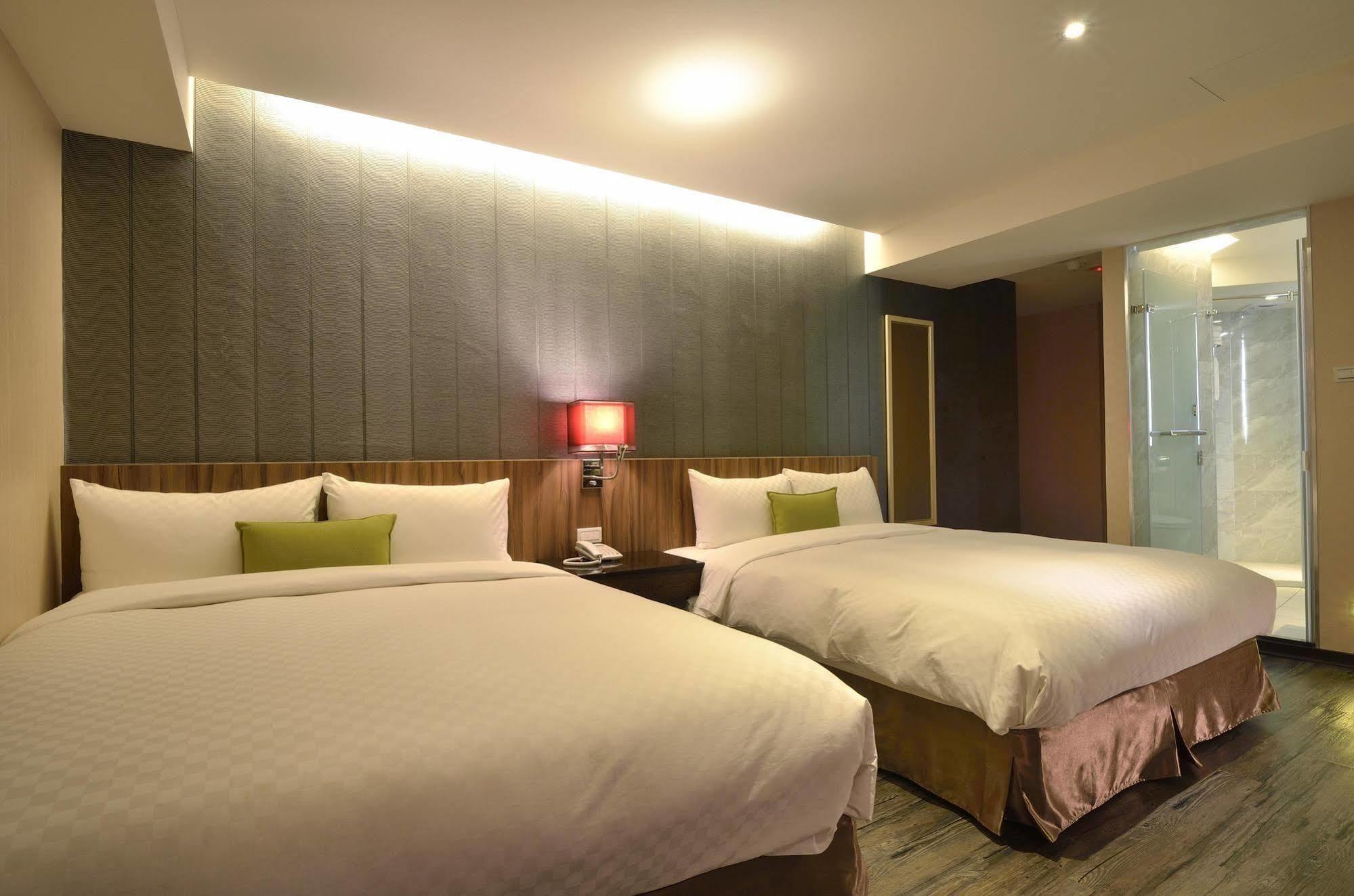 欣欣時尚旅店松山站 Hotel Taipei Bagian luar foto