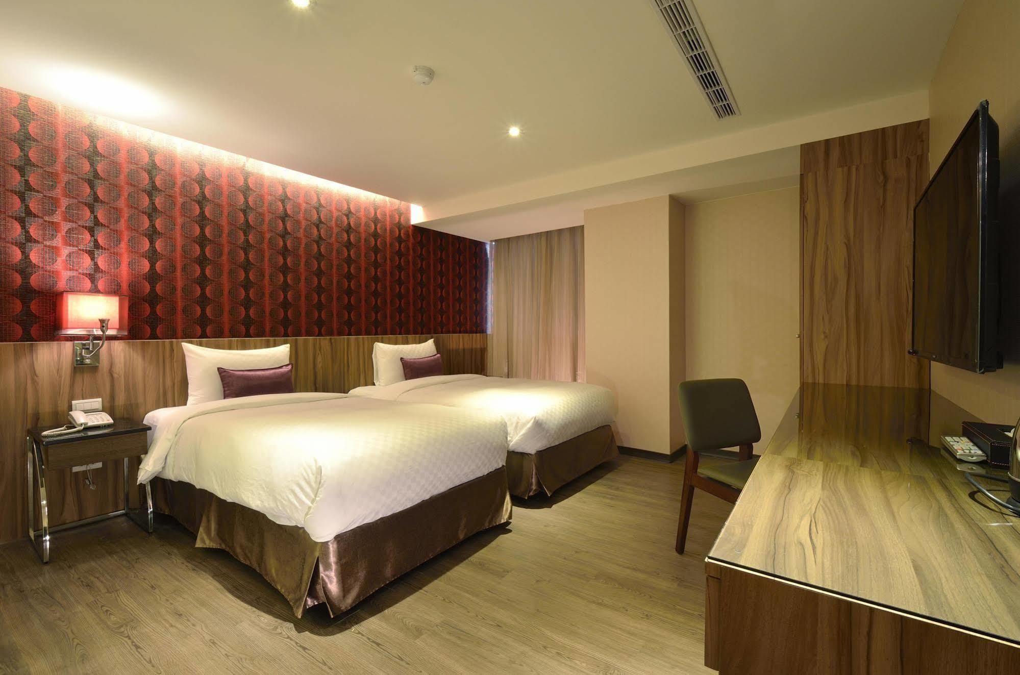 欣欣時尚旅店松山站 Hotel Taipei Bagian luar foto